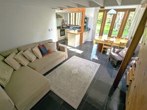 TV, ping pong, books - Rural Studio with Pool, Tennis & Dog Friendly! Chichester Holiday Properties (Chichester)