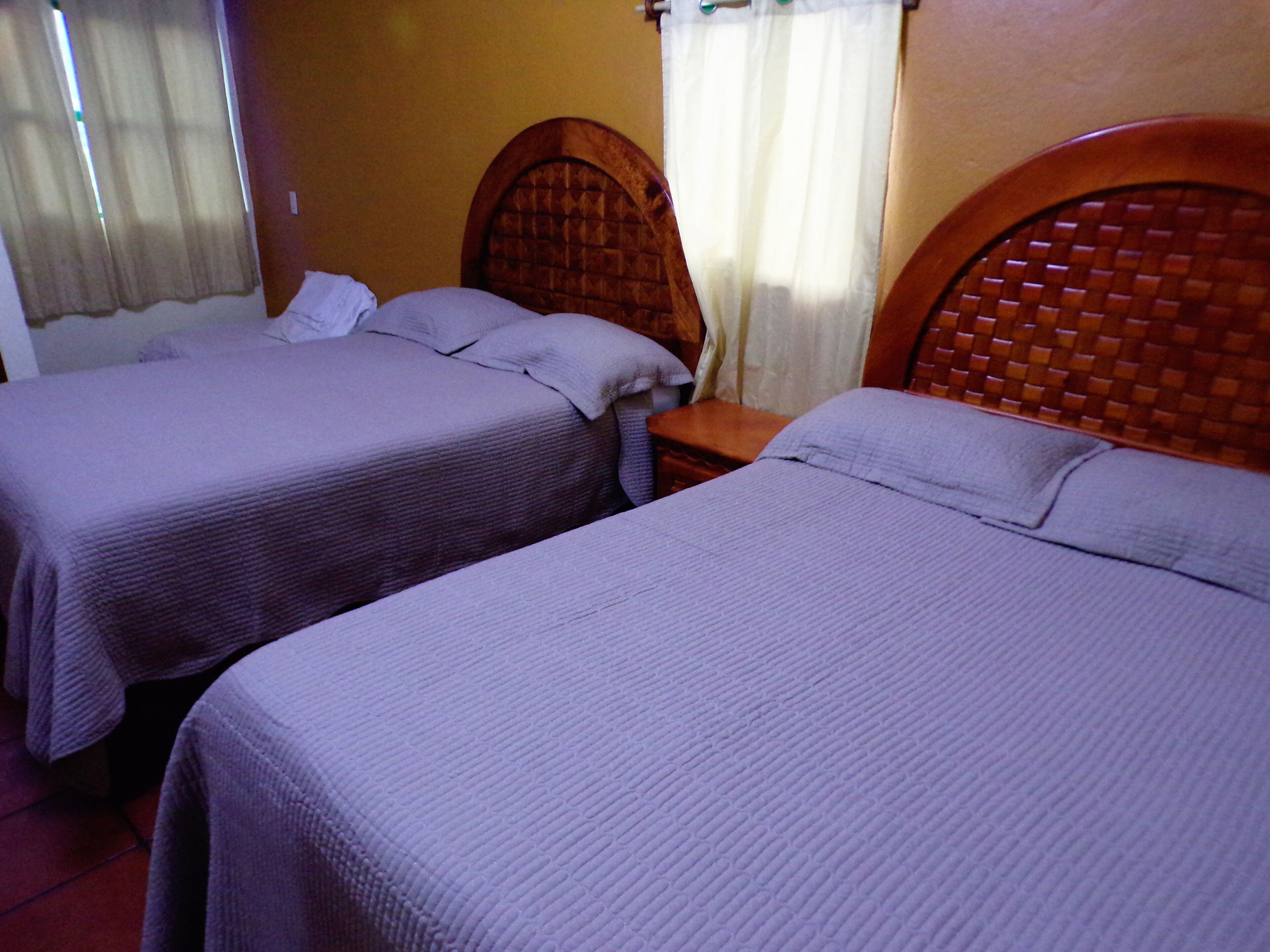 Kahden hengen perushuone (#7) | Yksilöllisesti kalustettu, pimennysverhot, ilmainen Wi-Fi, vuodevaatteet