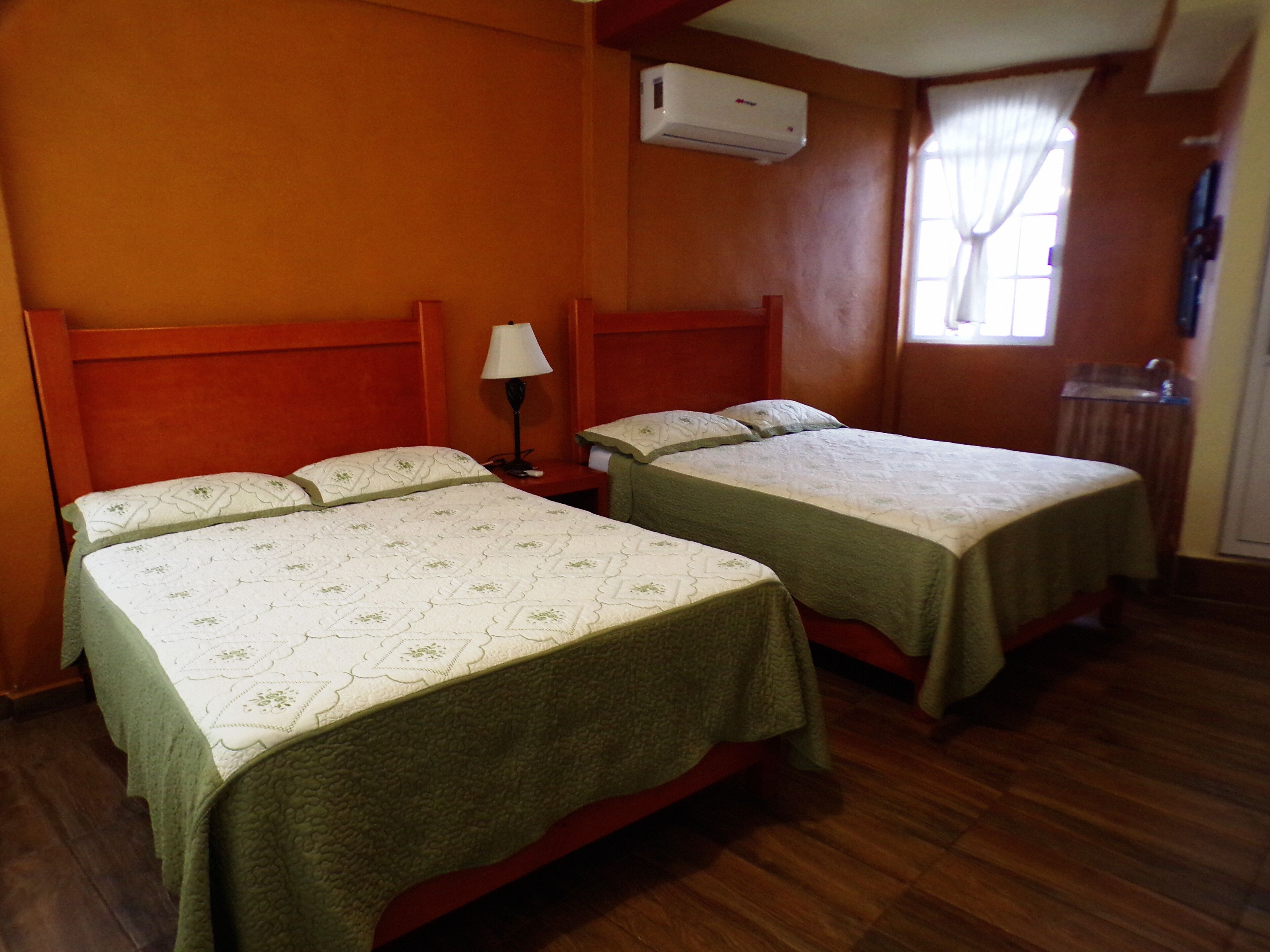 Standard Room #4, Mountain View | Yksilöllisesti kalustettu, pimennysverhot, ilmainen Wi-Fi, vuodevaatteet