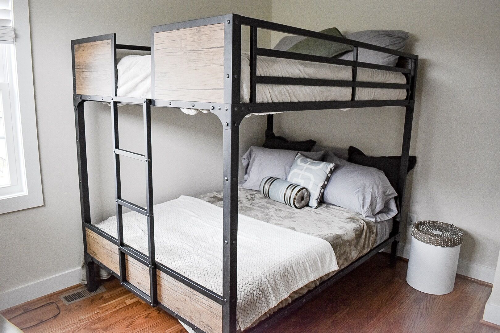 4 chambres, fer et planche à repasser, Wi-Fi gratuit, draps fournis