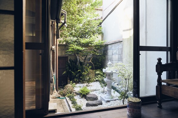 Huis (Private Vacation) | Een bureau, gratis wifi, beddengoed