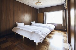 Huis (Private Vacation) | Een bureau, gratis wifi, beddengoed