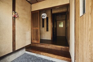 Private Vacation Home | Desk, free WiFi, bed sheets