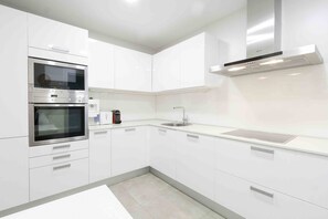 Fridge, microwave, oven, dishwasher