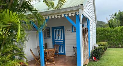 Bungalow avec jardin privatif proche plage sable blanc Sainte-Anne