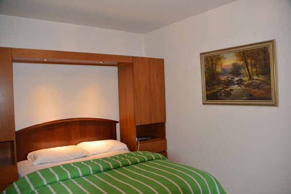 Premium bedding, minibar, individually decorated, individually furnished - Mountain View Rooms (Kindsbach)
