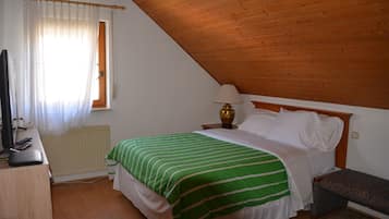 Hochwertige Bettwaren, Minibar, individuell dekoriert