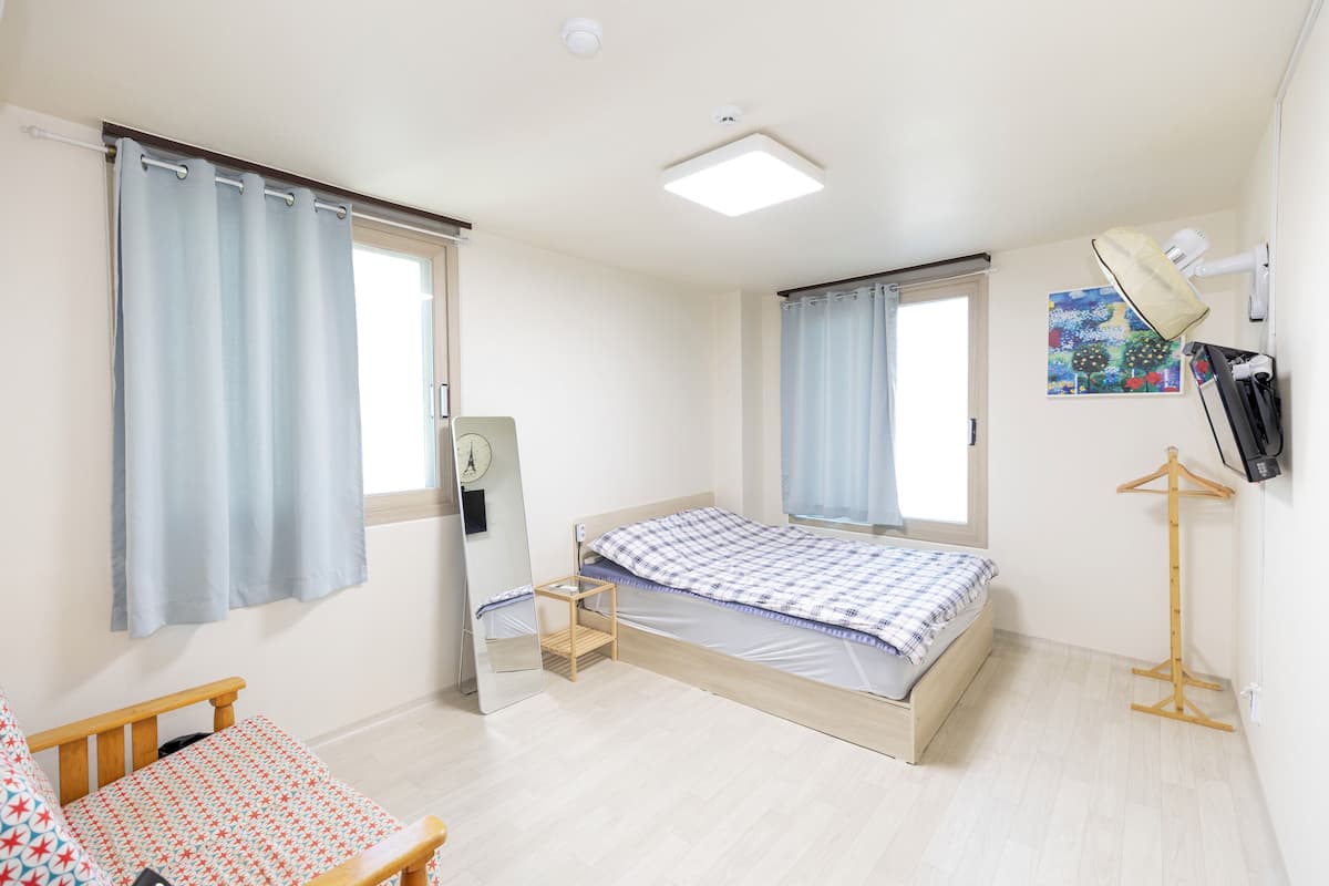 Basic Double Room | Blackout drapes, soundproofing, free WiFi, bed sheets