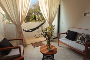 Loft estándar, 1 cama King size, vista a la ciudad | Vista desde la habitación