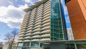 Unclassified image, 2 of 22, button - Seascape Apartment (Pullman 10D) (Auckland)