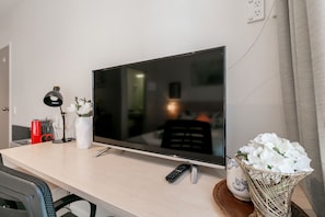 Apartment, 2 Bedrooms | Television