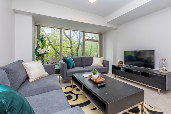 Apartment, 2 Bedrooms | Living area | Smart TV