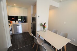 Apartment, 2 Bedrooms | In-room dining - Brand New Immaculate Apt near Harbour (Connect 1306) (Auckland)