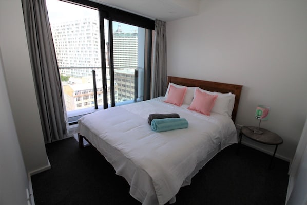 Appartement, 2 chambres | 2 chambres, fer et planche à repasser, accès au Wi-Fi (inclus)
