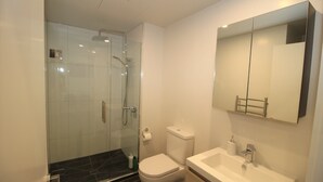 Unclassified image, 2 of 9, button - Brand New 2 Bedroom Apt Close to Harbour (Connect 401) (Auckland)