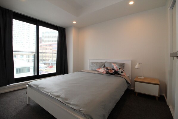 Appartement, 2 chambres | 2 chambres, fer et planche à repasser, accès au Wi-Fi (inclus)