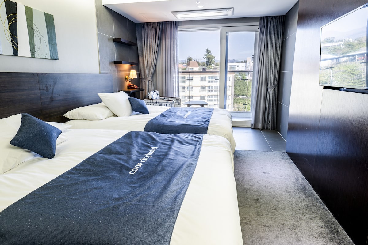 Deluxe Twin kamer, uitzicht op bergen | Luxe beddengoed, donzen dekbedden, verduisterende gordijnen