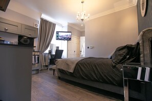 1 Schlafzimmer, Zimmersafe, Bügeleisen/Bügelbrett, WLAN