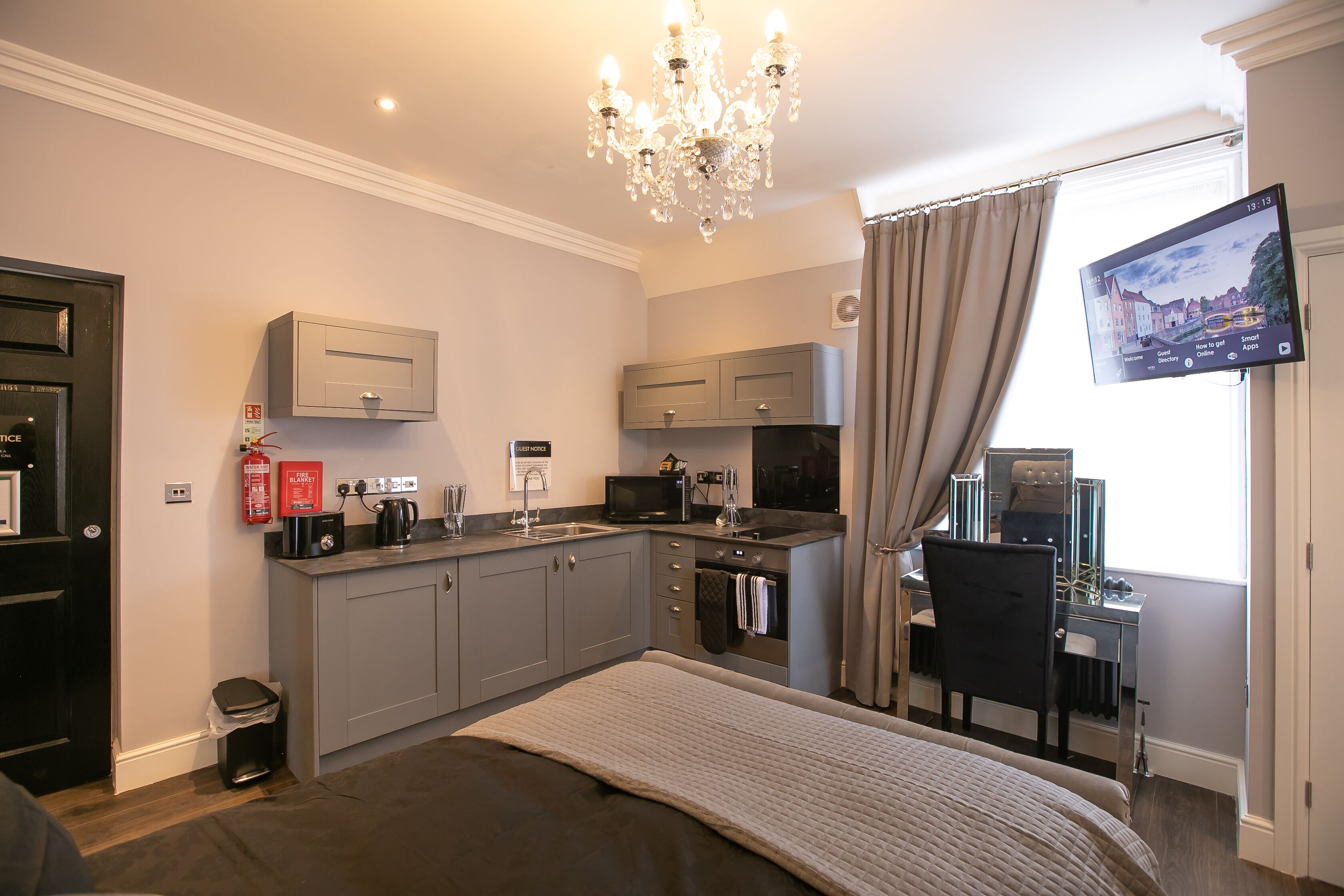 1 bedroom, in-room safe, iron/ironing board, WiFi