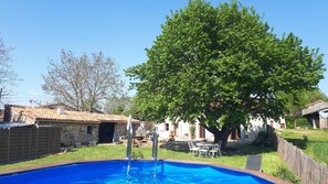 Outdoor pool - Gîte Sous le tilleul with above ground pool (Couture)