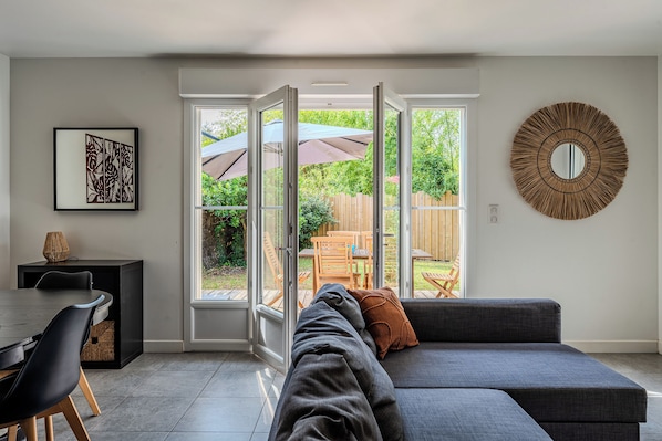 Smart TV, DVD player