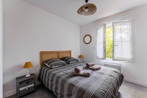 3 chambres, fer et planche à repasser, lit parapluie, Wi-Fi gratuit