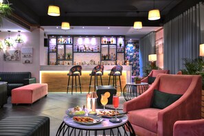 Bar (on property) - Golden Tulip Agra (Agra)