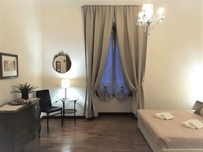 2 bedrooms, desk, iron/ironing board, free WiFi - Vatican Area House, large, cozy and bright apartment (Roma)