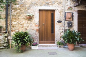 Exterior detail - Independent room "Maria Pia" (Sassetta)