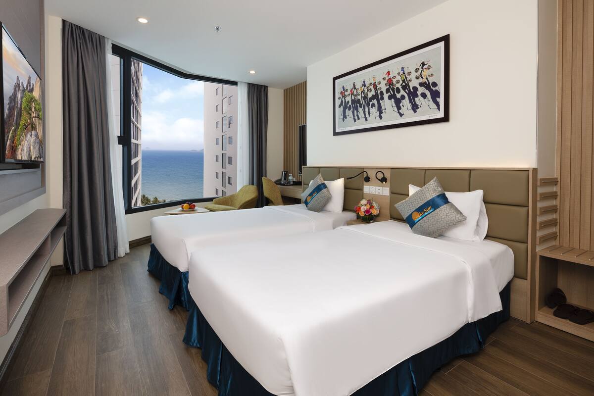 Phòng đôi hoặc 2 giường đơn Deluxe, quang cảnh biển | Minibar, két bảo mật tại phòng, bàn, màn/rèm cản sáng 