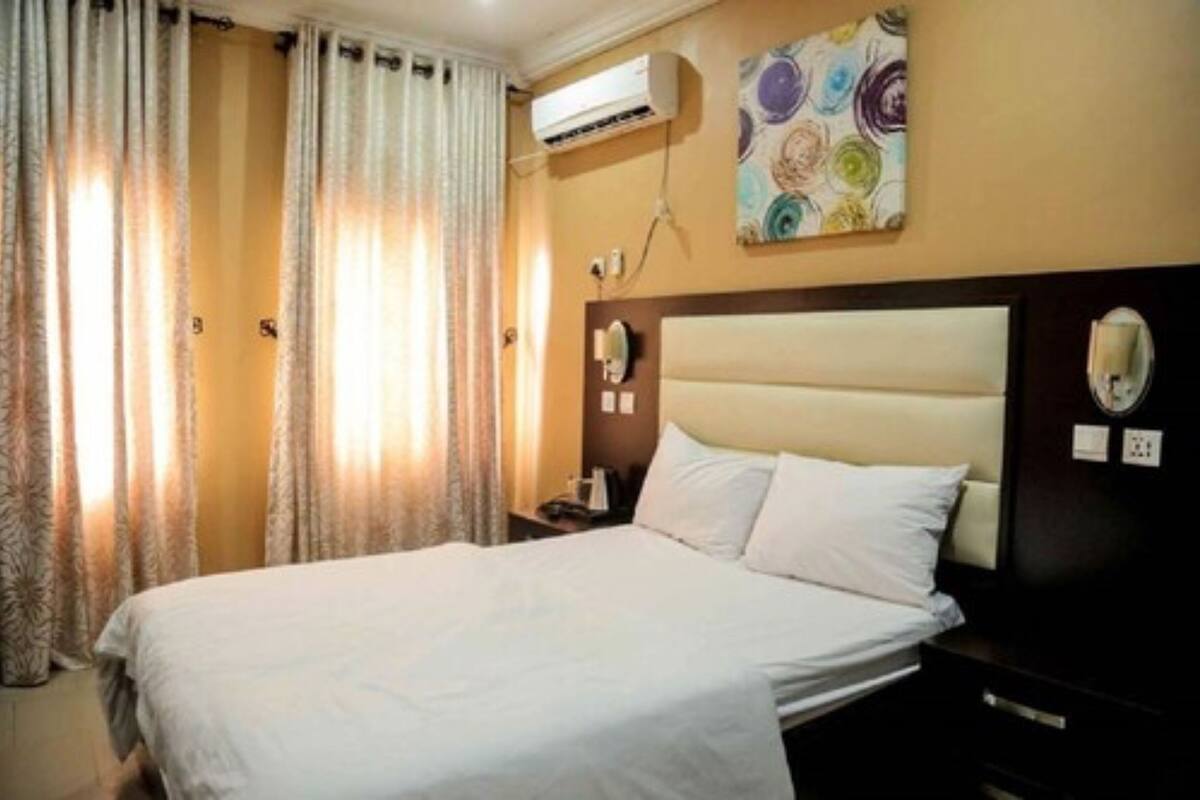 Standard Room | WiFi (free), bed sheets