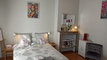 Comfort Double Room (The Gallery) | Premium bedding, Select Comfort beds, in-room safe