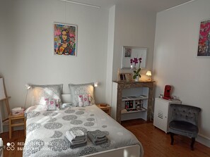 Quarto casal conforto (The Gallery) | Roupas de cama premium, camas Select Comfort, cofres nos quartos