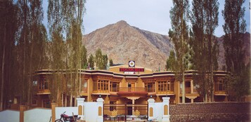 Framhlið gististaðar