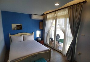 Deluxe Double Room | Blackout drapes, soundproofing, free WiFi, bed sheets - No.98 B&B (Hualien City)