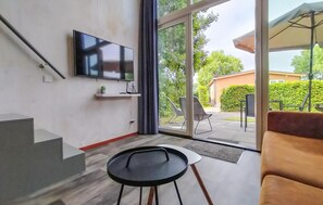 Living area - Cozy home in Sint-Annaland with kitchen (Sint-Annaland)