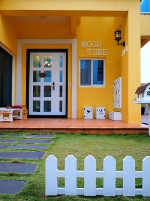 Exterior - Good Time (Magong)