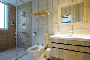 Double Room (Little Mego) | Bathroom | Shower, free toiletries, hair dryer, slippers - Good Time (Magong)