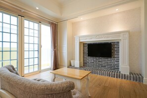 Double Room, 1 Double Bed (Grace) | Blackout drapes, rollaway beds, free WiFi, bed sheets - Good Time (Magong)