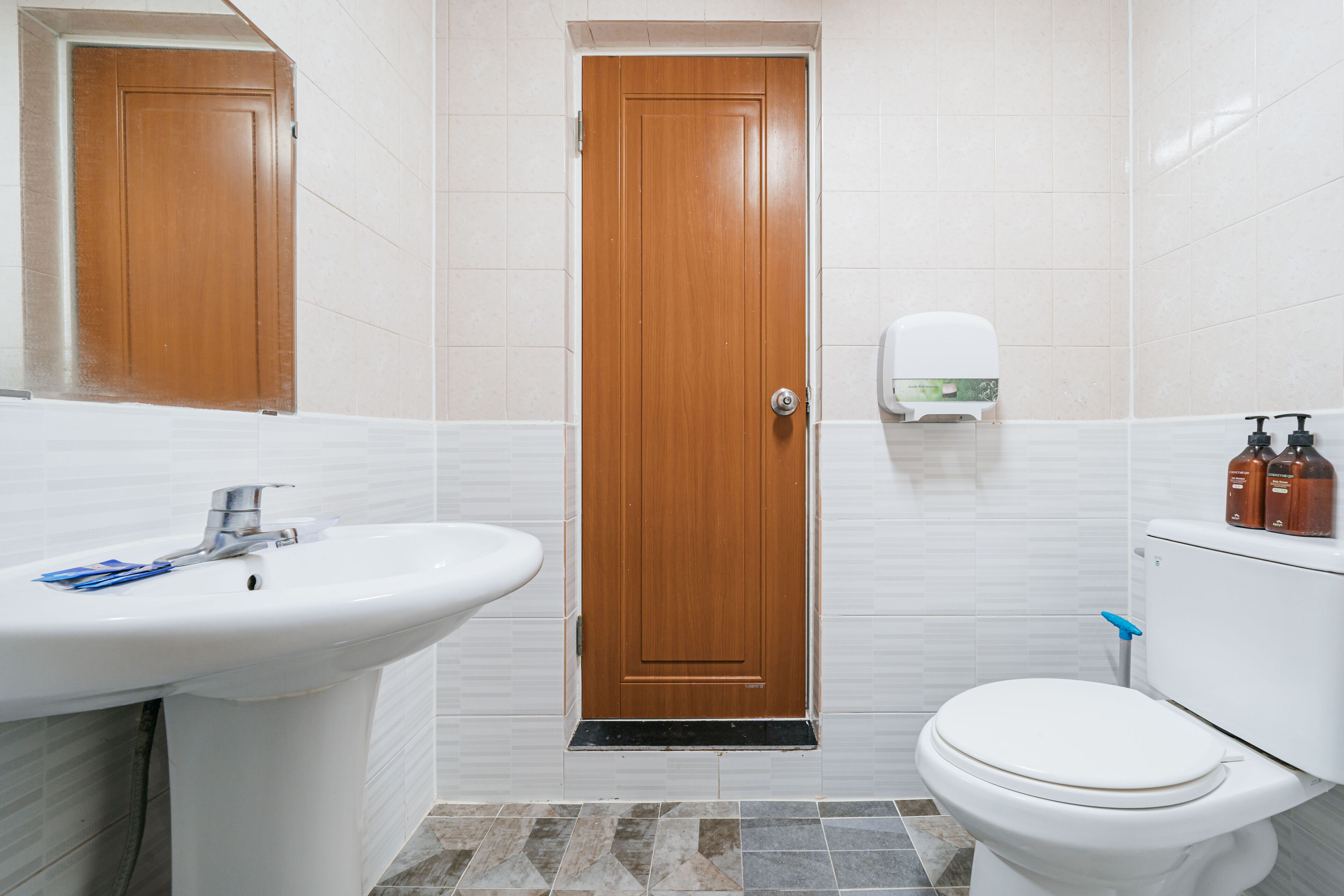 family twin room | bathroom | shower, free toiletries, hair dryer, slippers