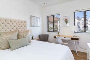 Premier Apartment, 2 Bedrooms, Beach View | 2 bedrooms, desk, iron/ironing board, cribs/infant beds - Bay Point C10 (Cape Town)