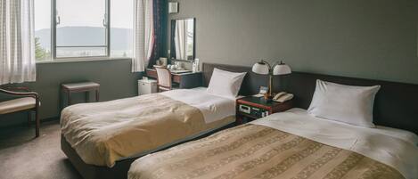 Twin room, smoking allowed | Escritorio, espacio para trabajar con laptop y wifi gratis