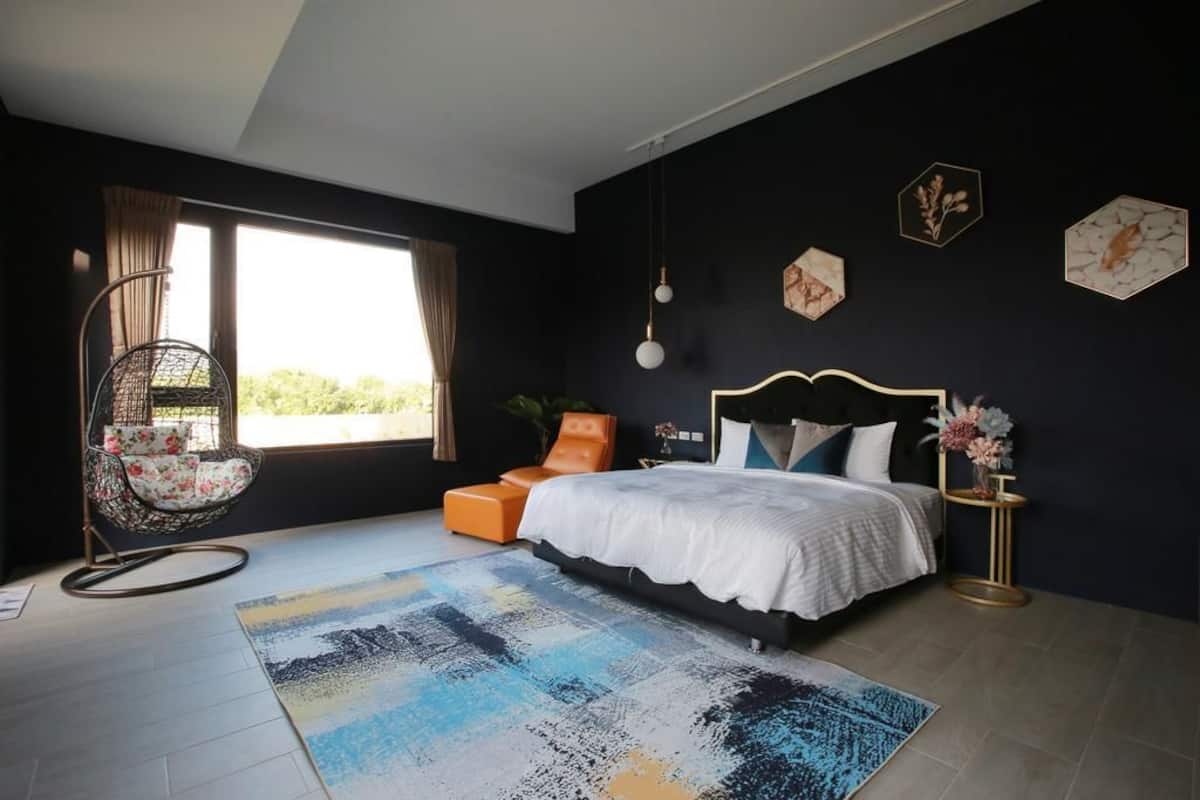 1 bedroom, premium bedding, individually decorated
