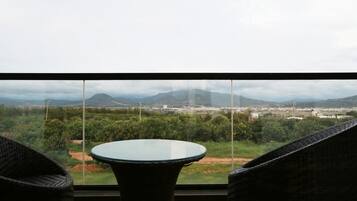 Deluxe Double Room, Balcony | 1 bedroom, premium bedding, individually decorated