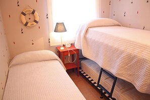 3 dormitorios, tabla de planchar con plancha, cuna de viaje y wifi