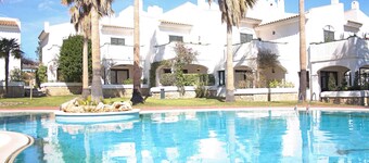 Martín Pescador seafront house
