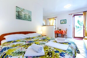 Free WiFi, bed sheets, wheelchair access