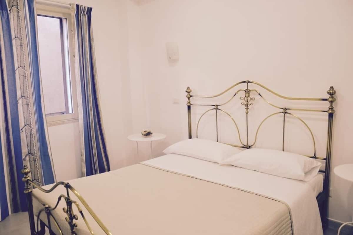 Chambres insonorisées, lits bébé (gratuits), draps fournis