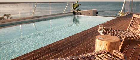 Sæsonbestemt udendørs pool