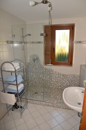 Departamento (Orenberg) | Baño | Secadora de cabello y toallas 
